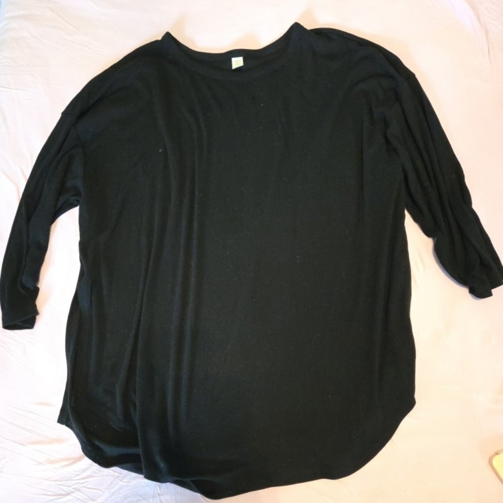 Old Navy Black Ultralite Go-Dry Top Bundle